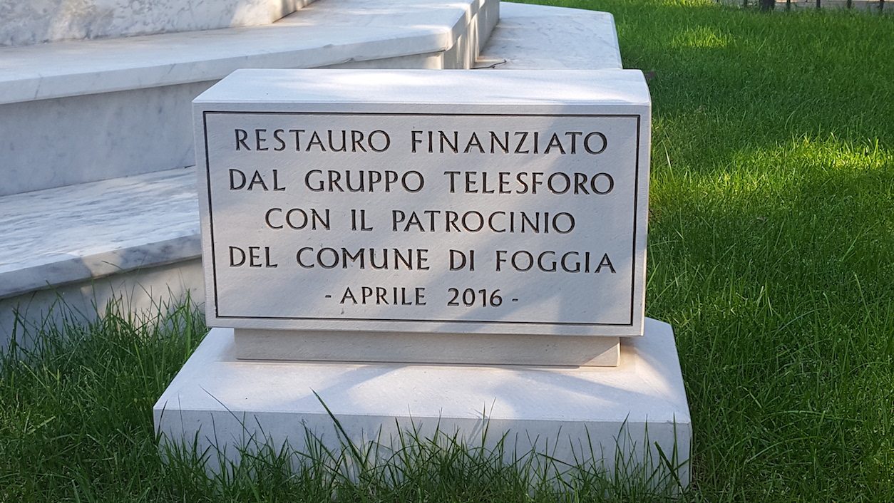 Vincenzo Lanza's statue, Foggia (4).jpg
